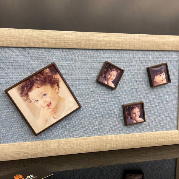 Панно из фоторамок на магните 